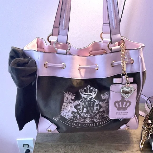 Juicy Couture Black and Pink Tote Set - Picture 8 of 13